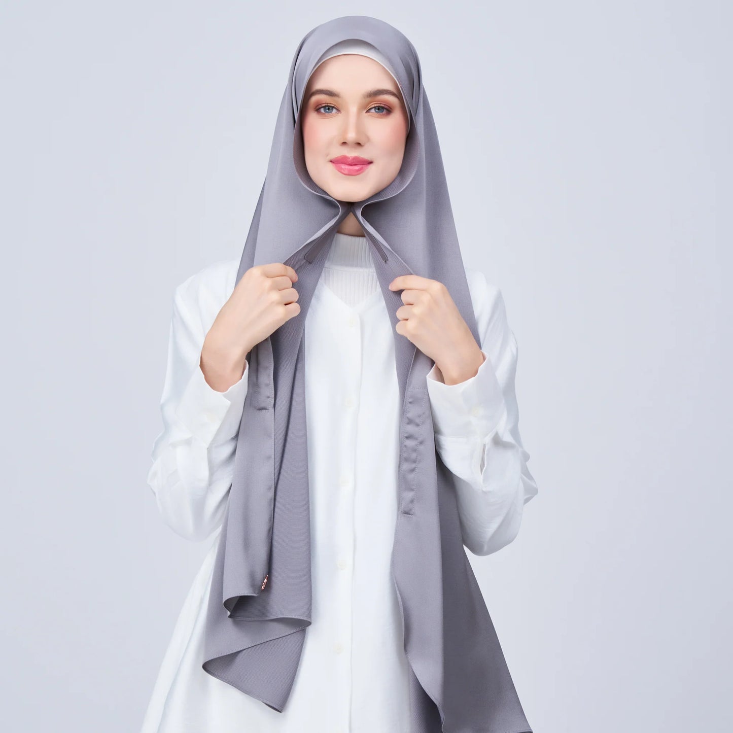 Instant Tag n' Go Shawl | Satin Bulle in Stone Grey