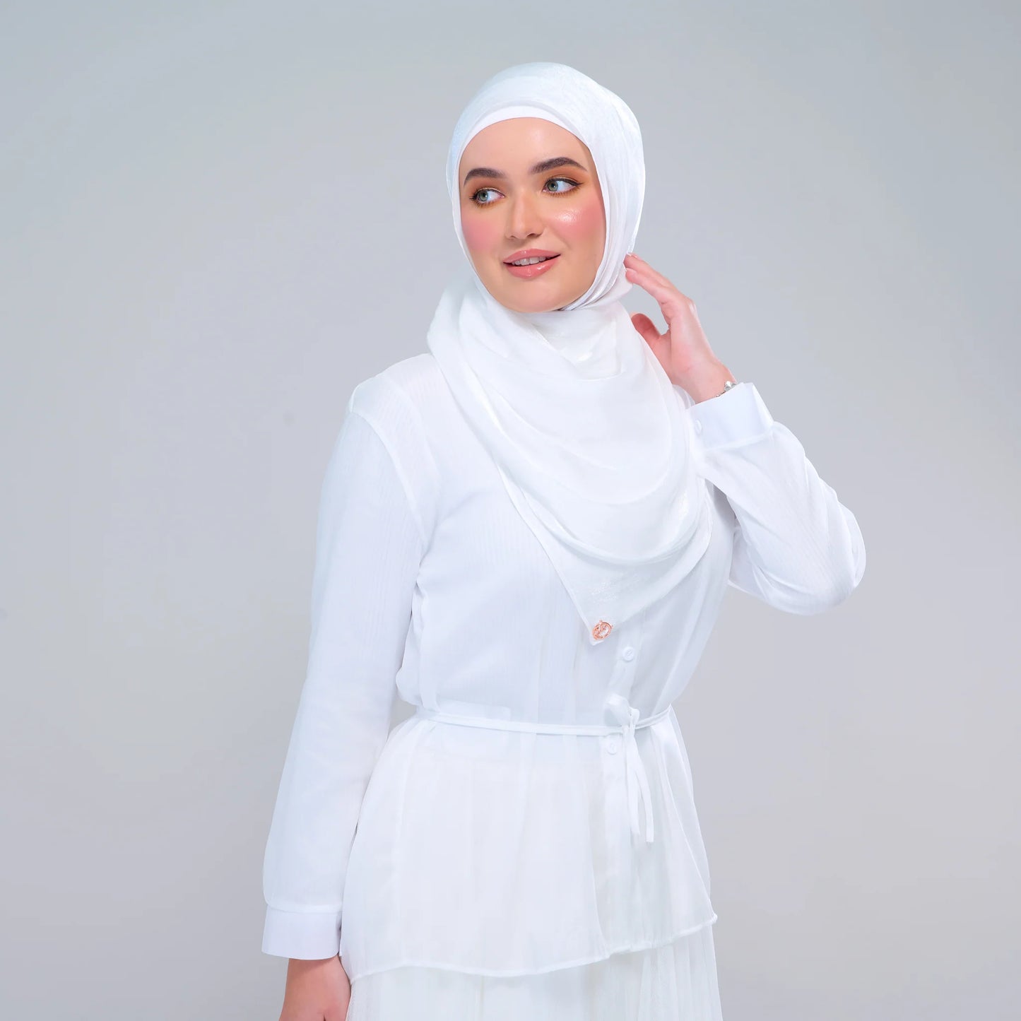 'NEW' Raia Shawl | Ironless Shimmer in Bridal White