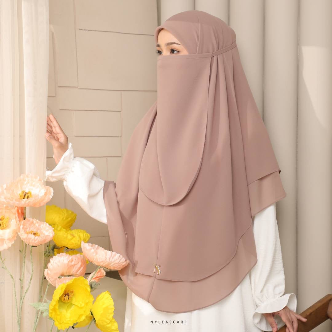 Raudhah Khimar in Suede