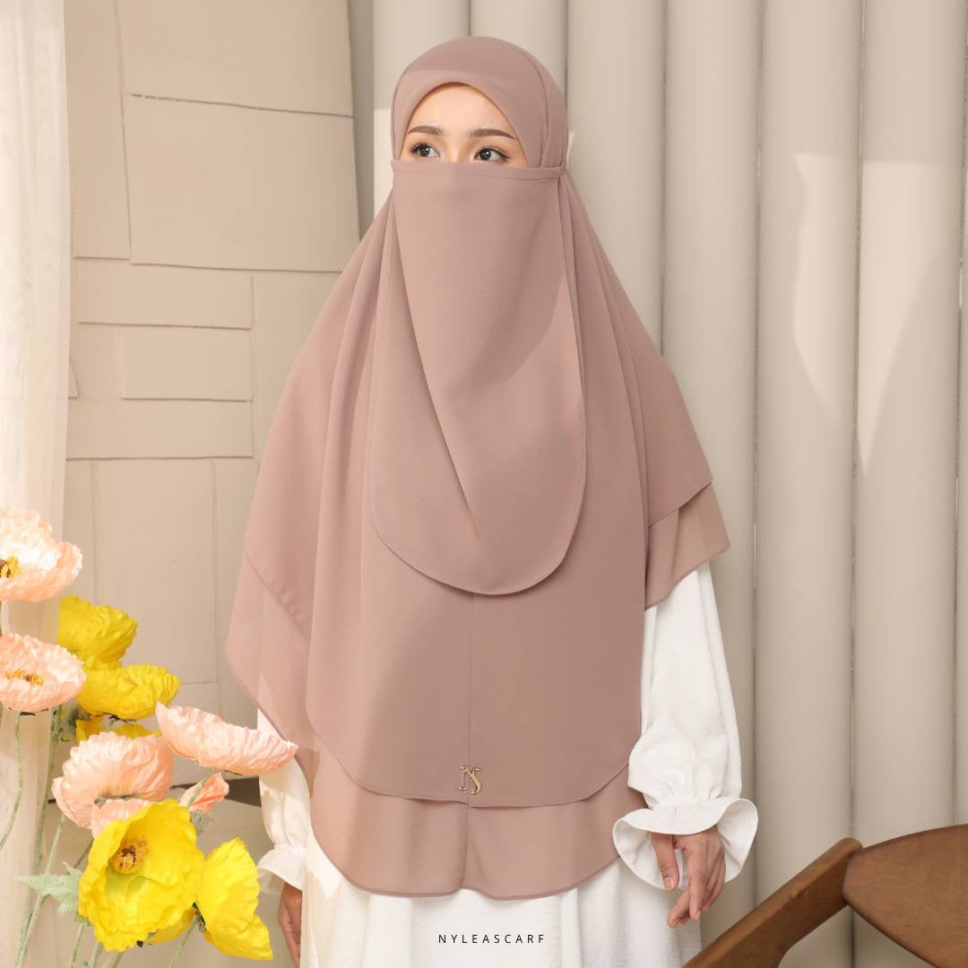 Raudhah Khimar in Suede