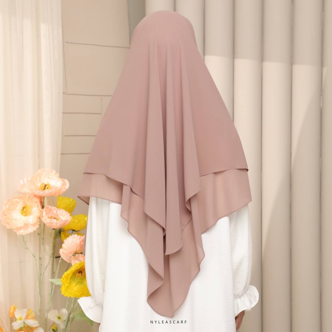 Raudhah Khimar in Suede