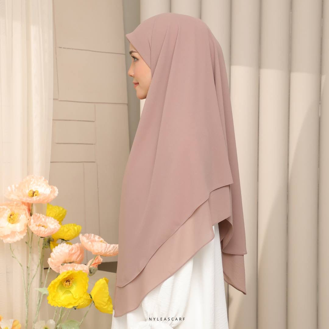 Raudhah Khimar in Suede