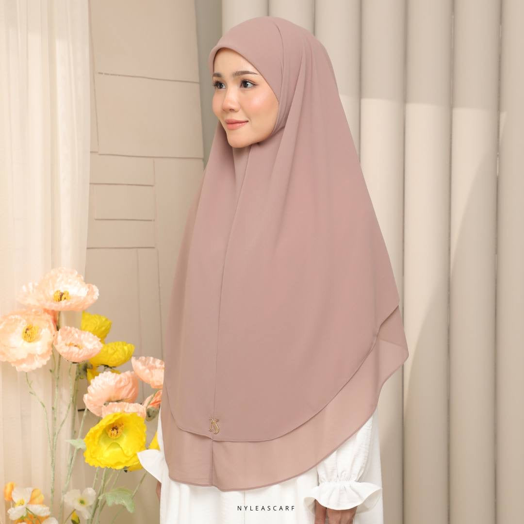 Raudhah Khimar in Suede