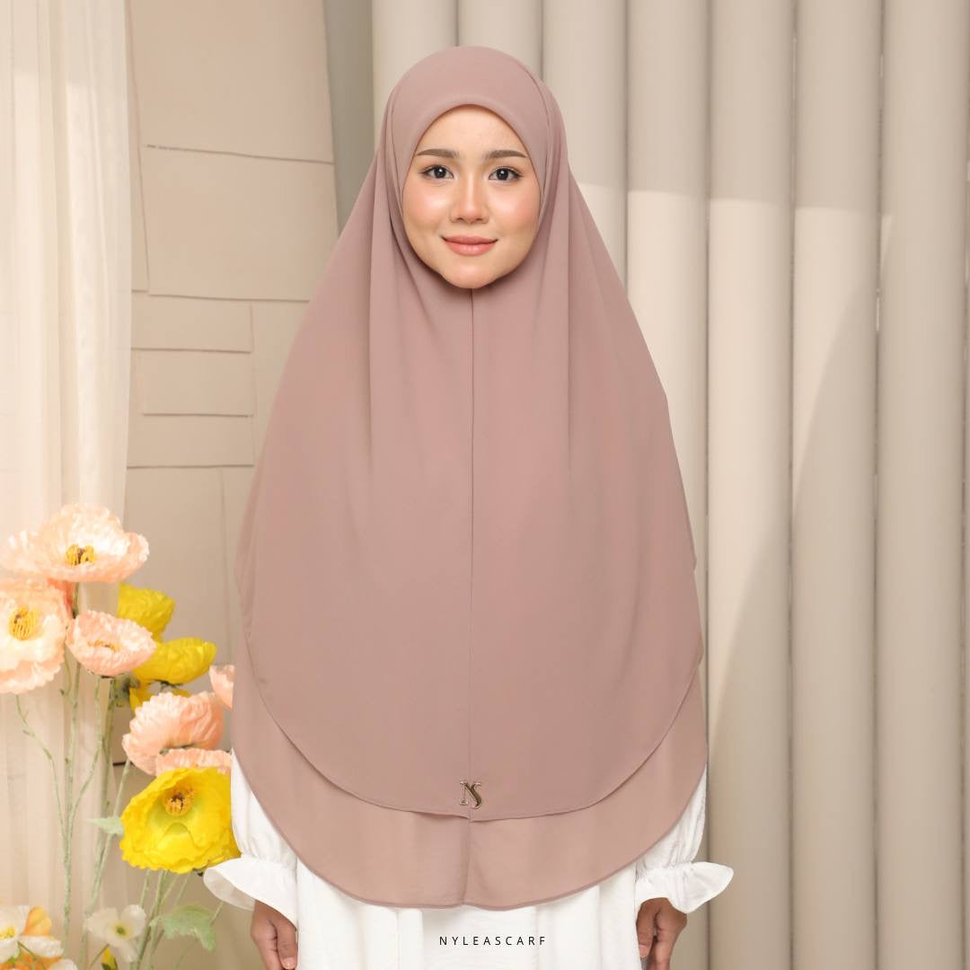 Raudhah Khimar in Suede