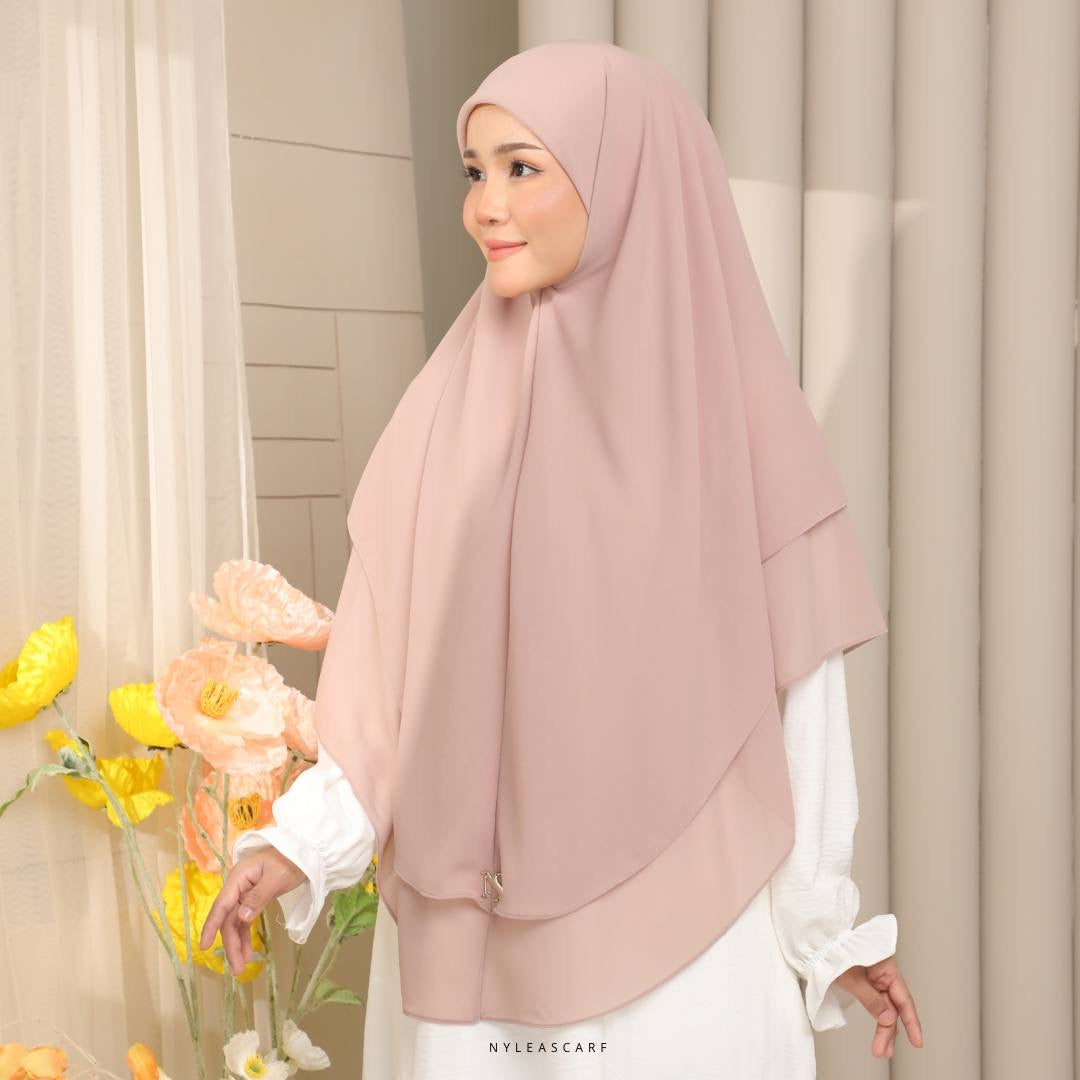 Raudhah Khimar in Carnation