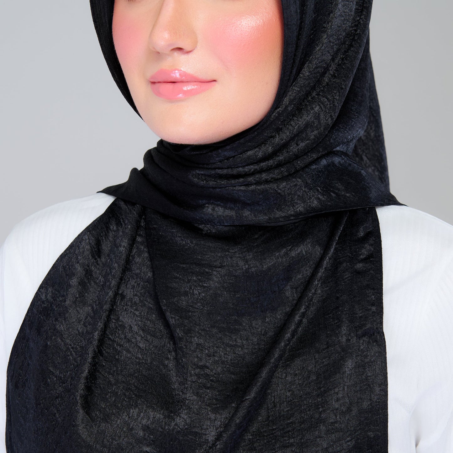 Instant Tag n' Go Shawl | Textured Silk in Black