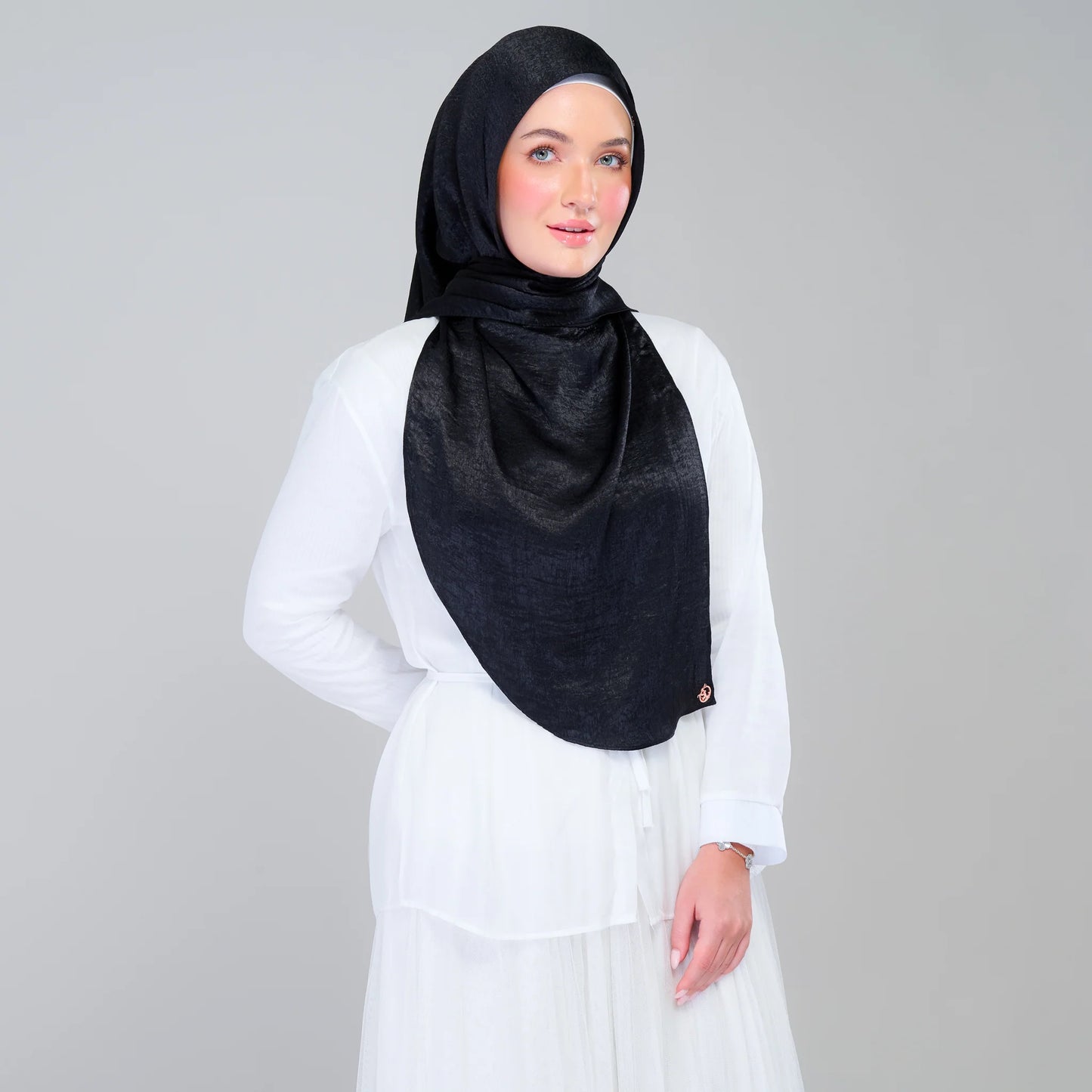 Instant Tag n' Go Shawl | Textured Silk in Black